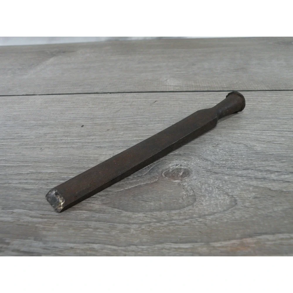 Vintage Heavy Duty Chisel ~1 inch Wide Blade ~6.5